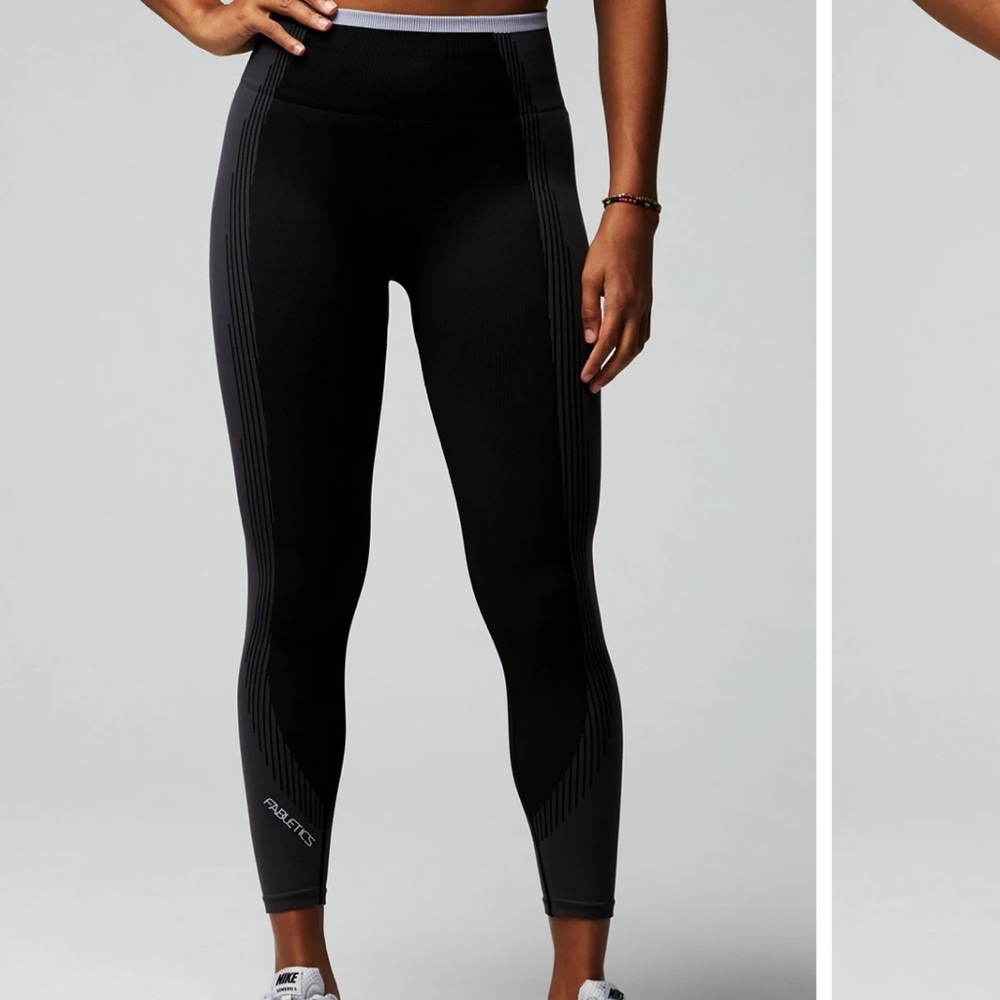 Fabletics Black Performance Leggings high compression
